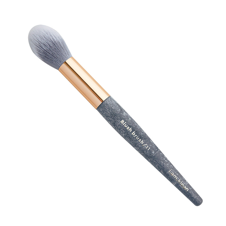 IAK Blush brush - shaped