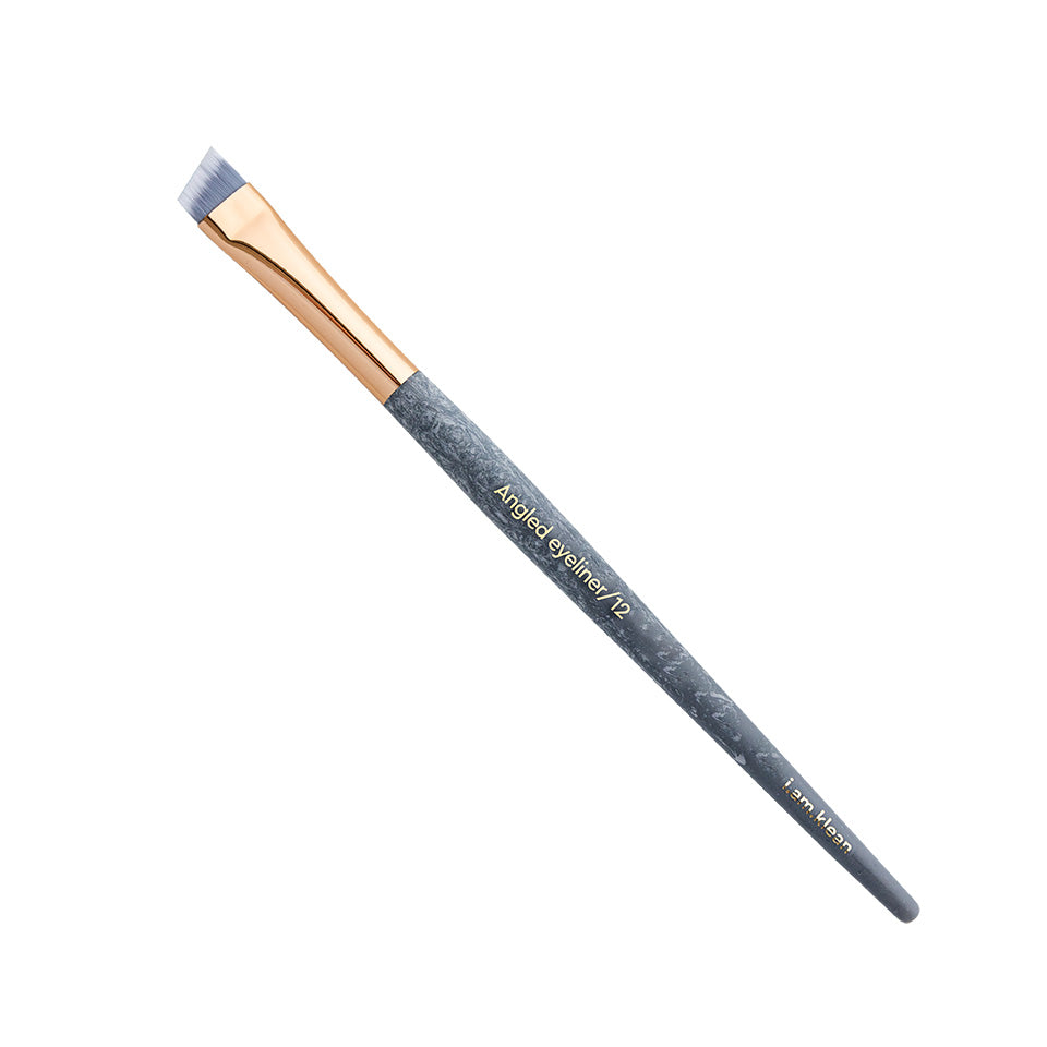 IAK Angled eyeliner brush