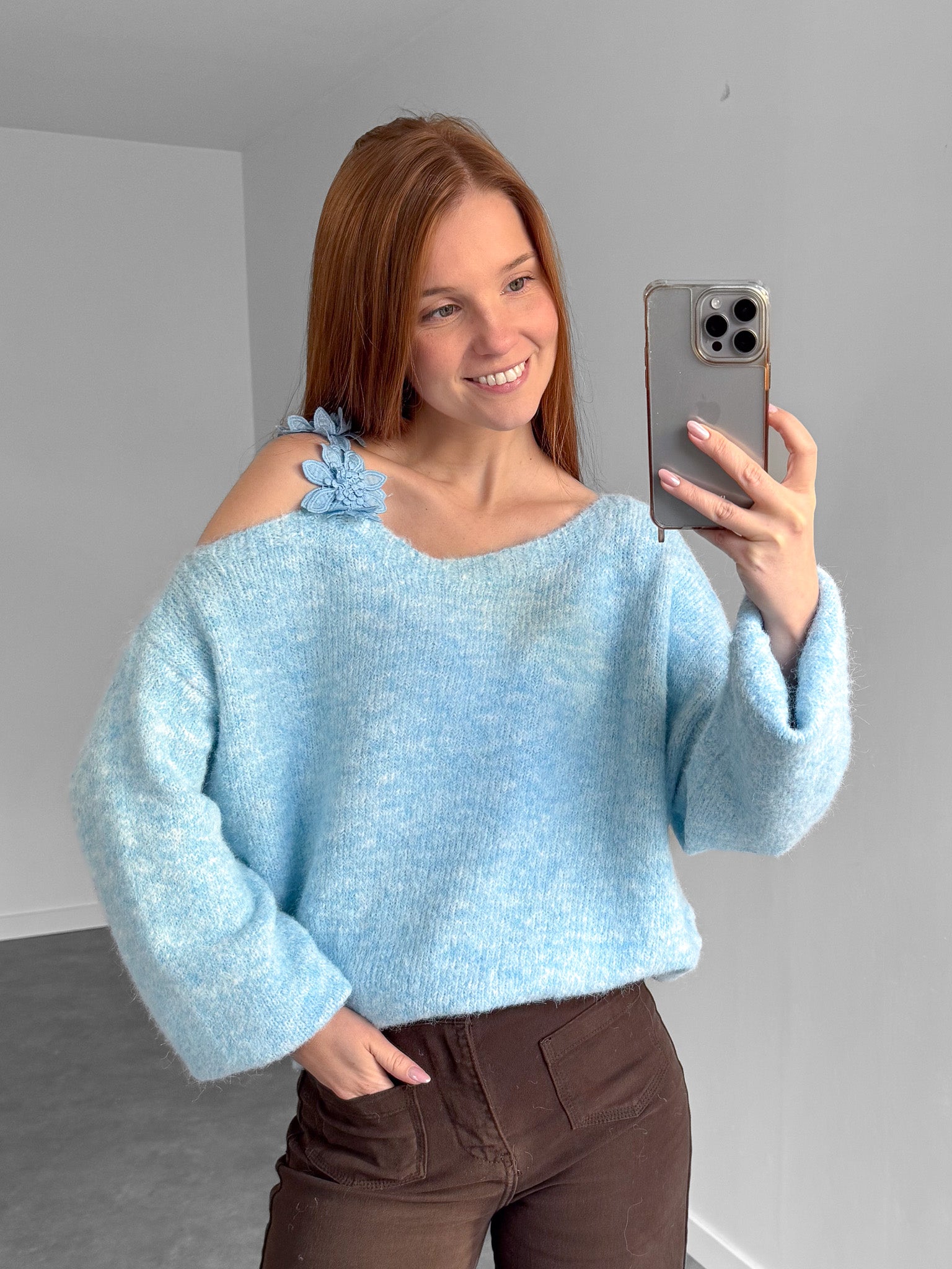 Trui bloemetjes blauw