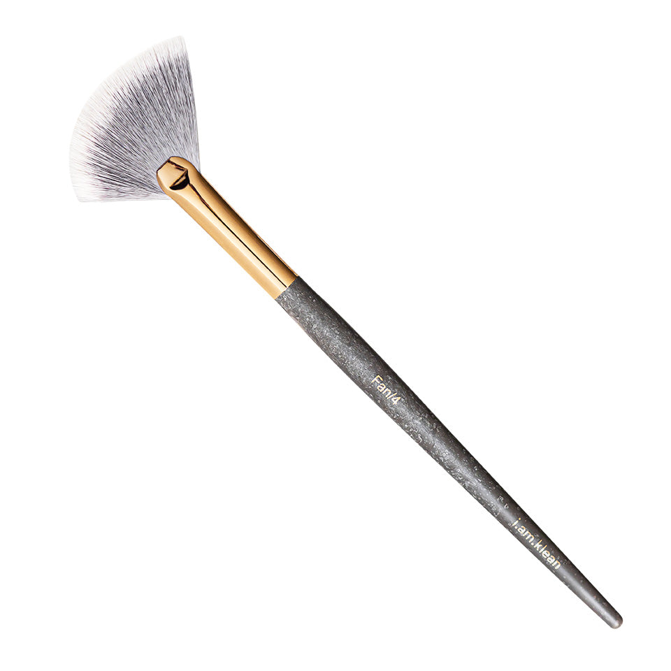 IAK Fan brush